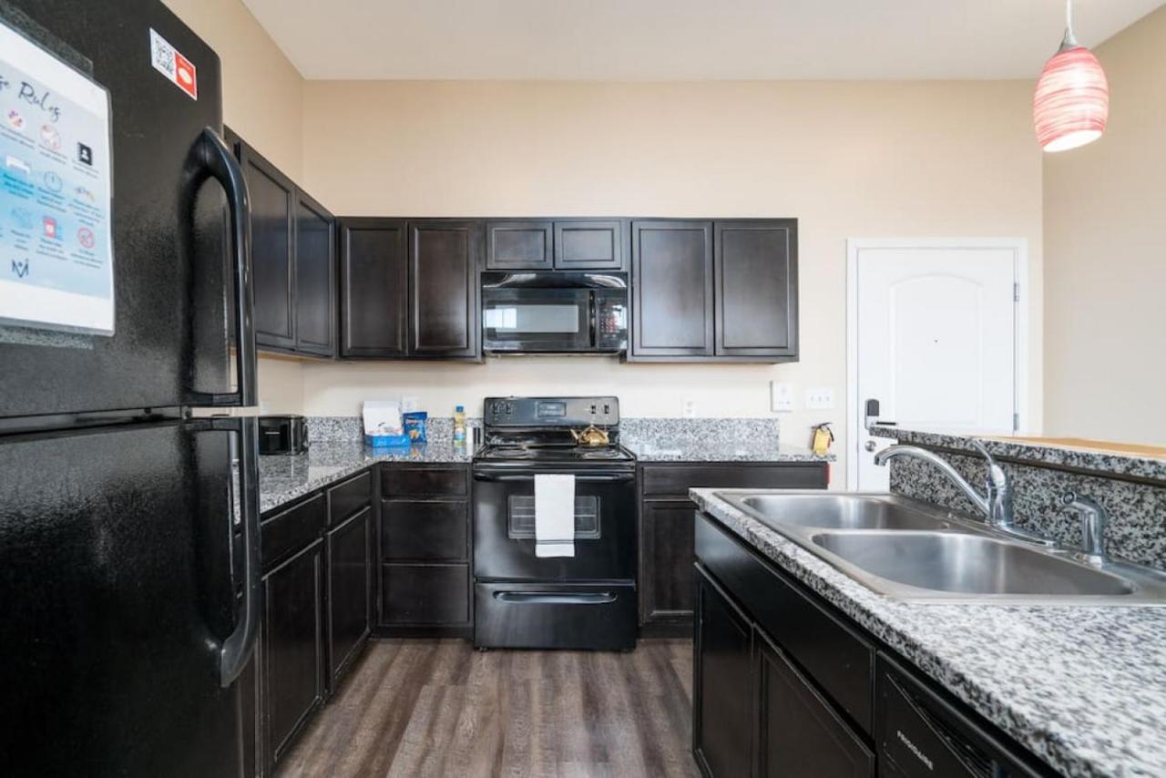 Апартаменты Private Bed Downtown Indy - Shared Индианаполис Экстерьер фото